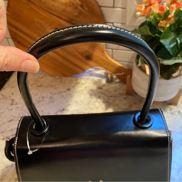 Vasic $350+ Large Bee Black Handle Leather Shoulder Bag - Picture 8 of 16